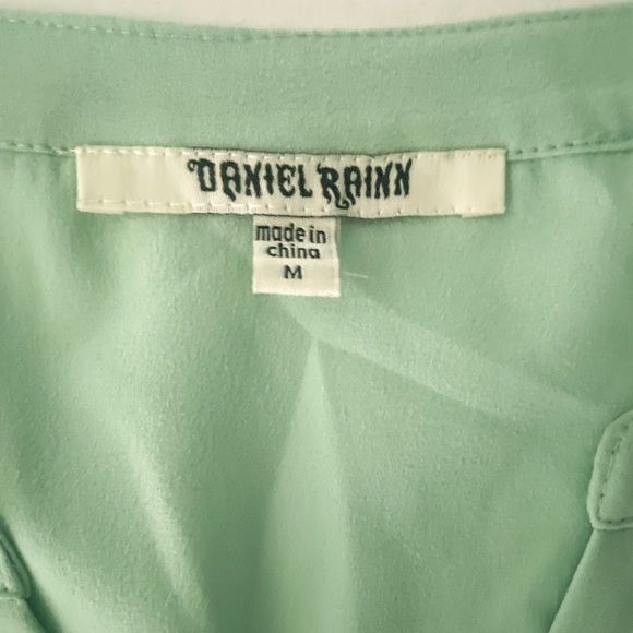 Daniel Rainn Flutter Sleeve Green Top Size M - Picture 8 of 10